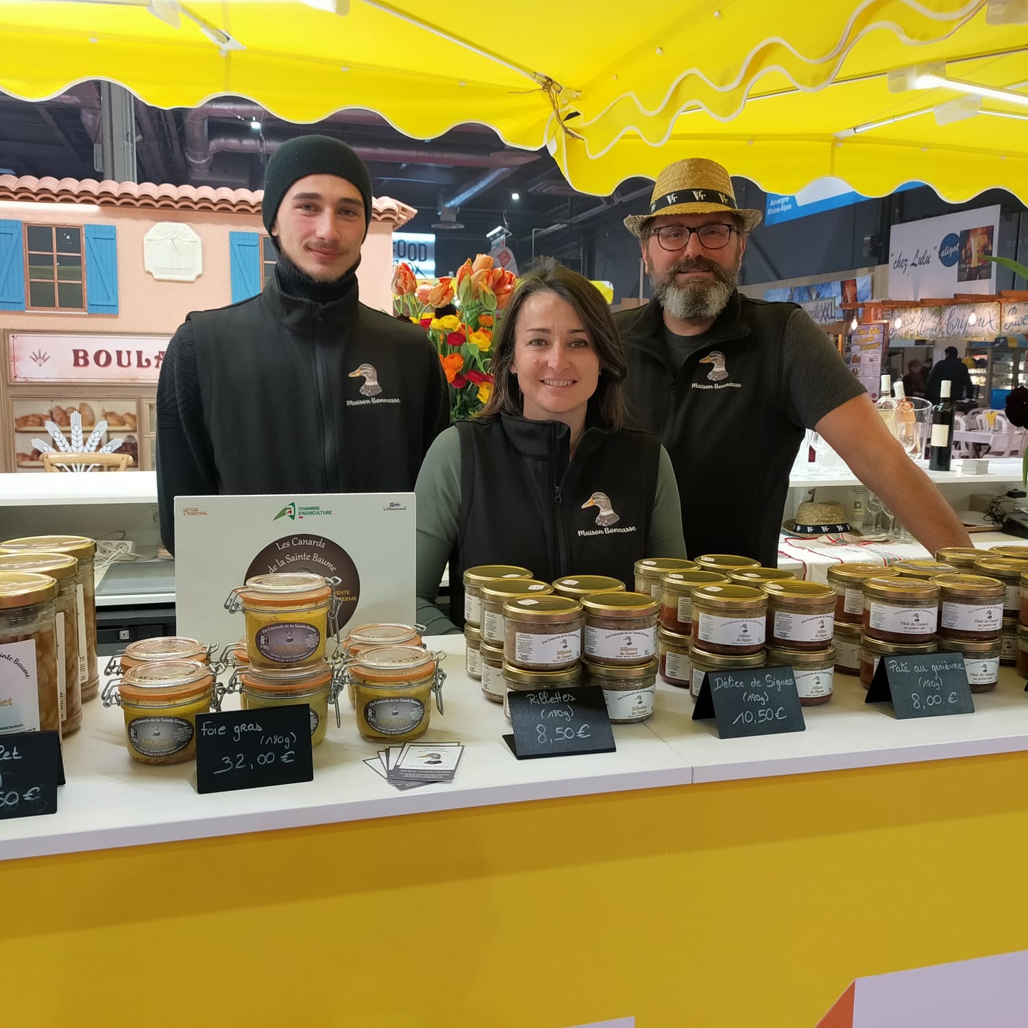 Elevage de canards gras dans le Var : foie gras, confits et plats cuisinés, pâtés et rillettes de canards directement transformés à la ferme